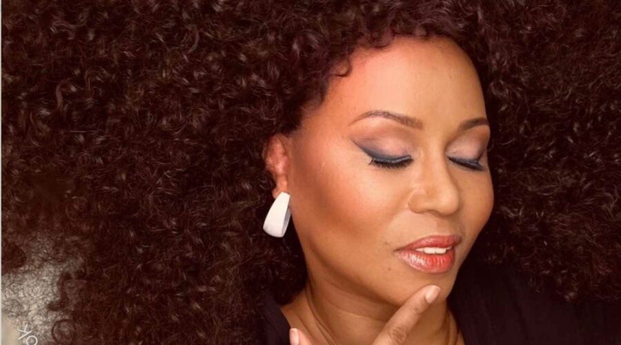 Makeup and hairsyle
